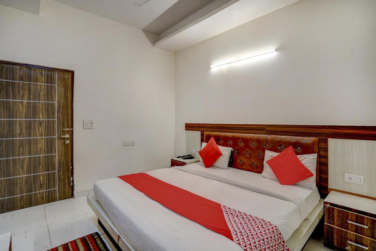 Oyo 78981 The Diamond Nest نويدا المظهر الخارجي الصورة
