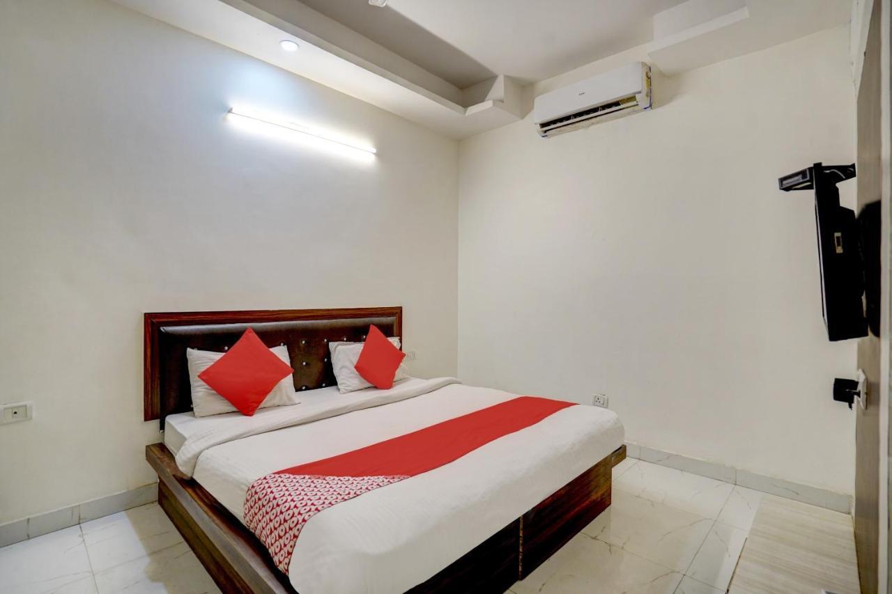 Oyo 78981 The Diamond Nest نويدا المظهر الخارجي الصورة