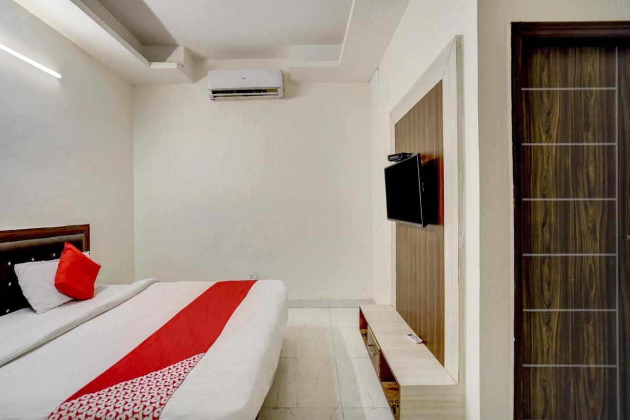 Oyo 78981 The Diamond Nest نويدا المظهر الخارجي الصورة
